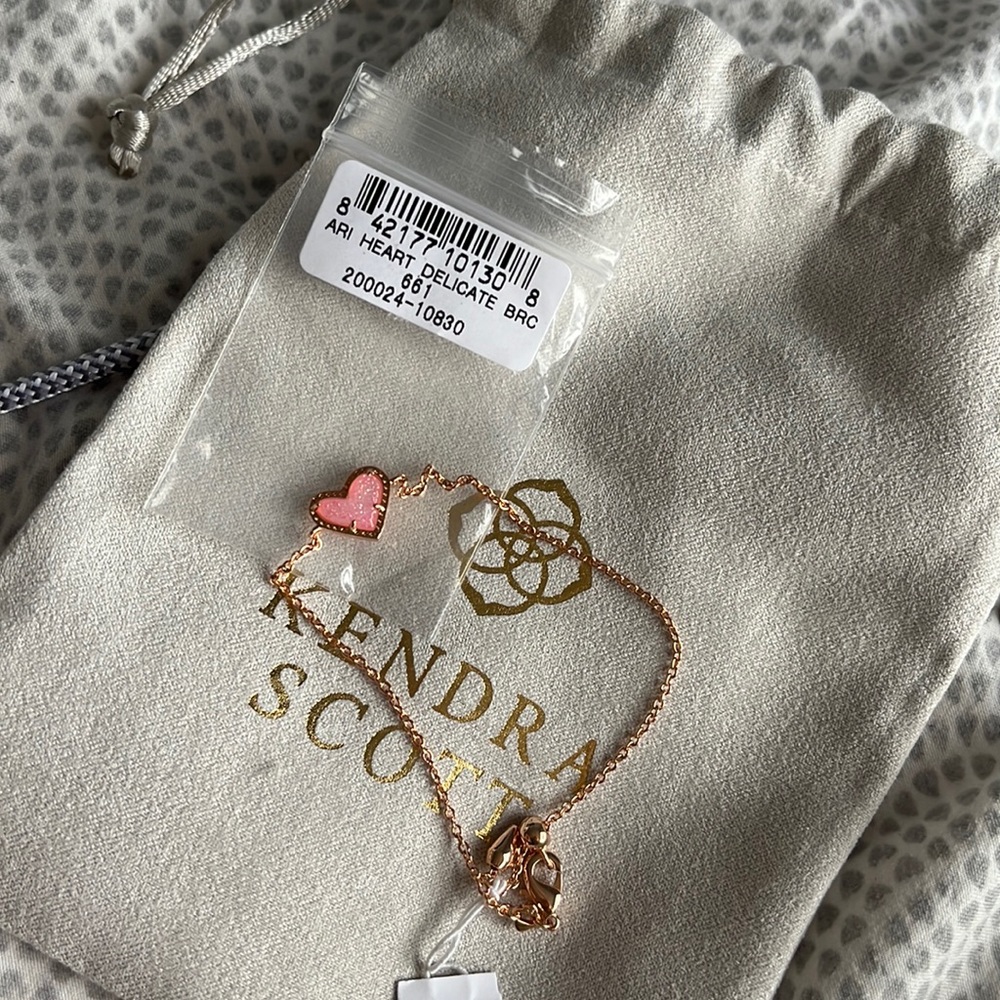 Kendra Scott - Ari Delicate Pink Heart Bracelet